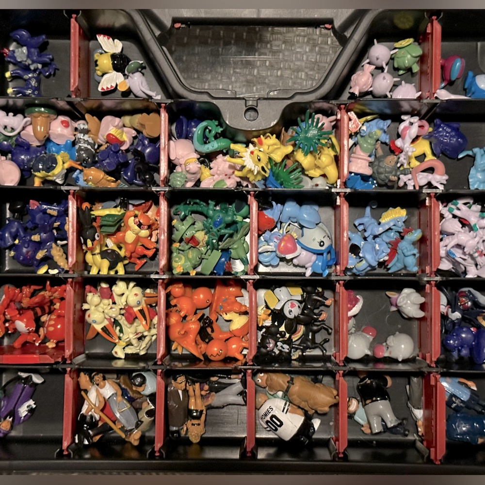 Poke-Mon™️ & Homies™️ Collectors box of figures